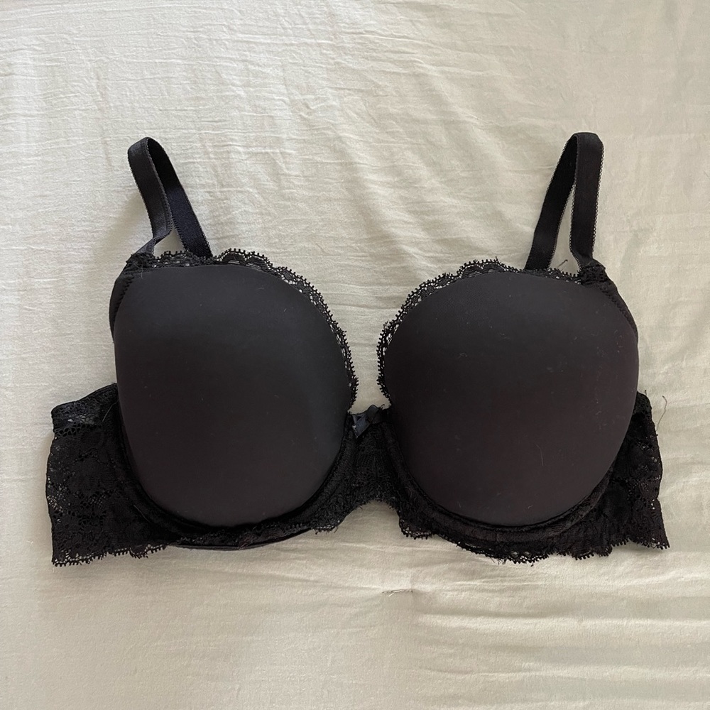 Black Victoria’s secret dream angels bra